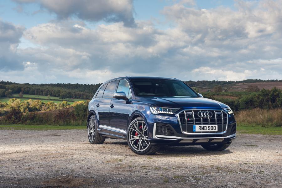  Audi SQ7 TDI (4M) 2019 года  (UK) (фото 11 из 46)